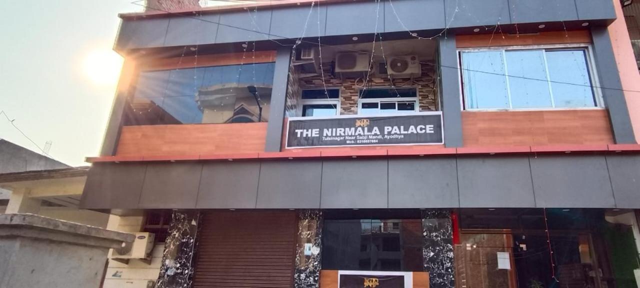 The Nirmala Palace Hotel Ayodhya Bagian luar foto