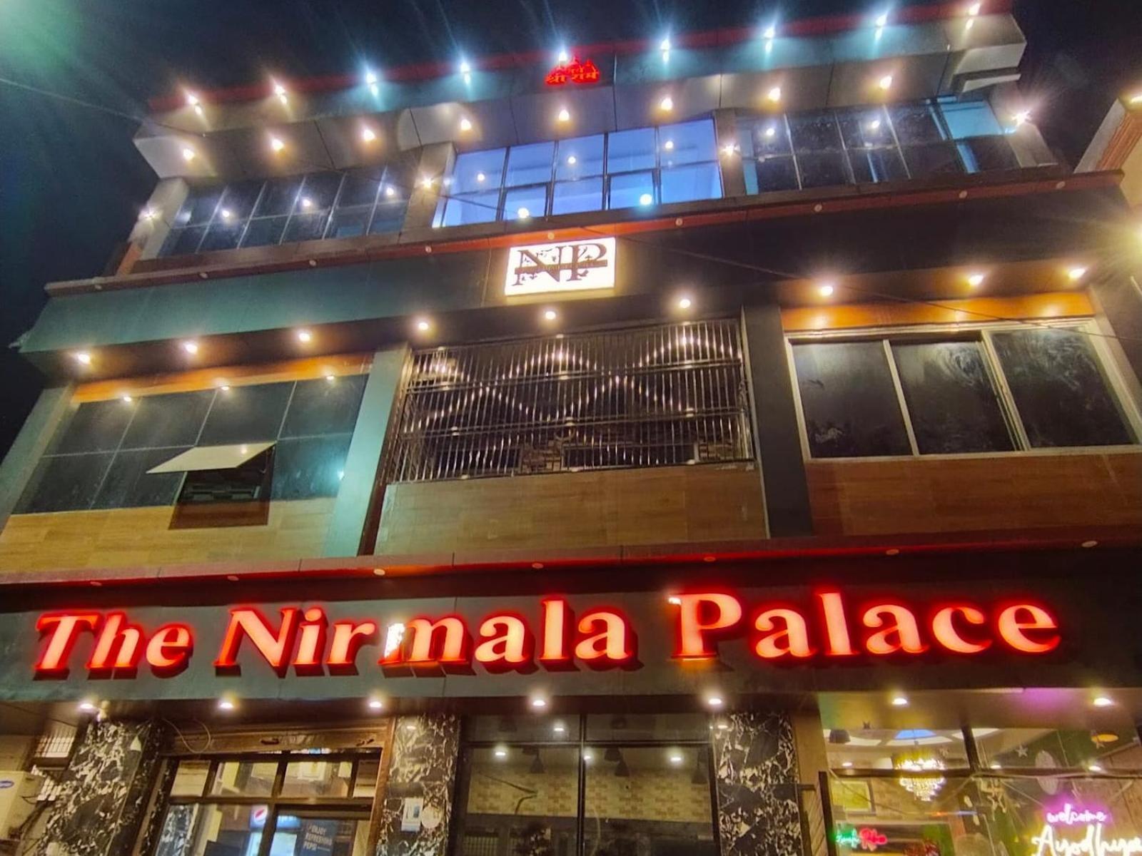 The Nirmala Palace Hotel Ayodhya Bagian luar foto